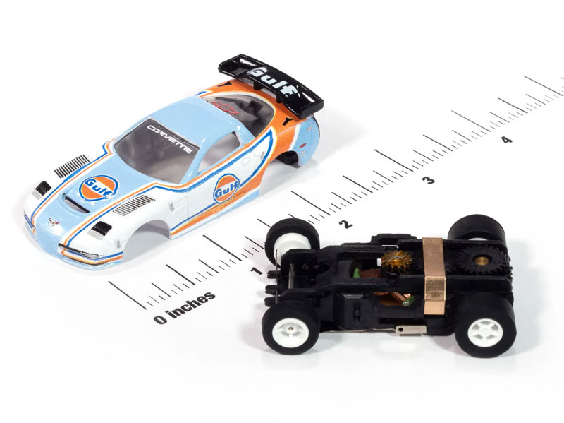 Auto World 2004 Chevy Corvette C5R (Gulf White & Blue Gulf livery