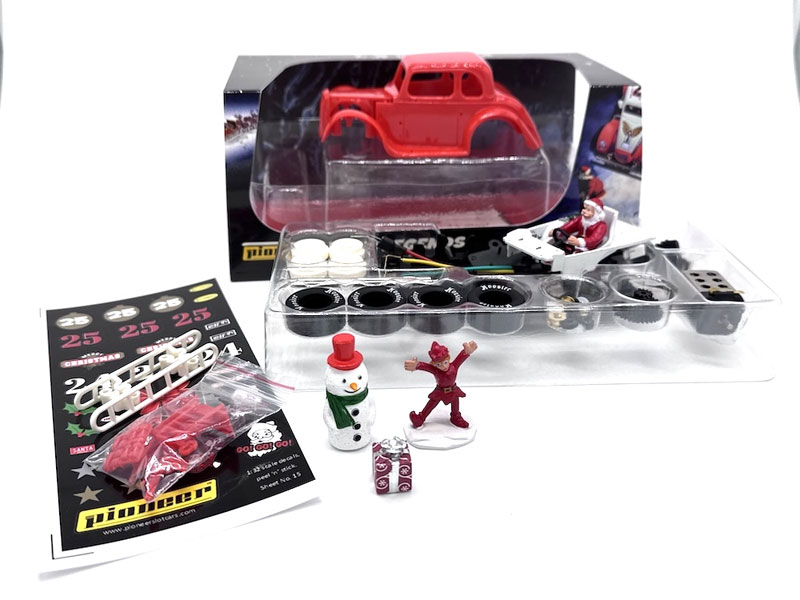 Pioneer (RTB) 'Santa' Ford Legends Kit 1/32 Slot Car