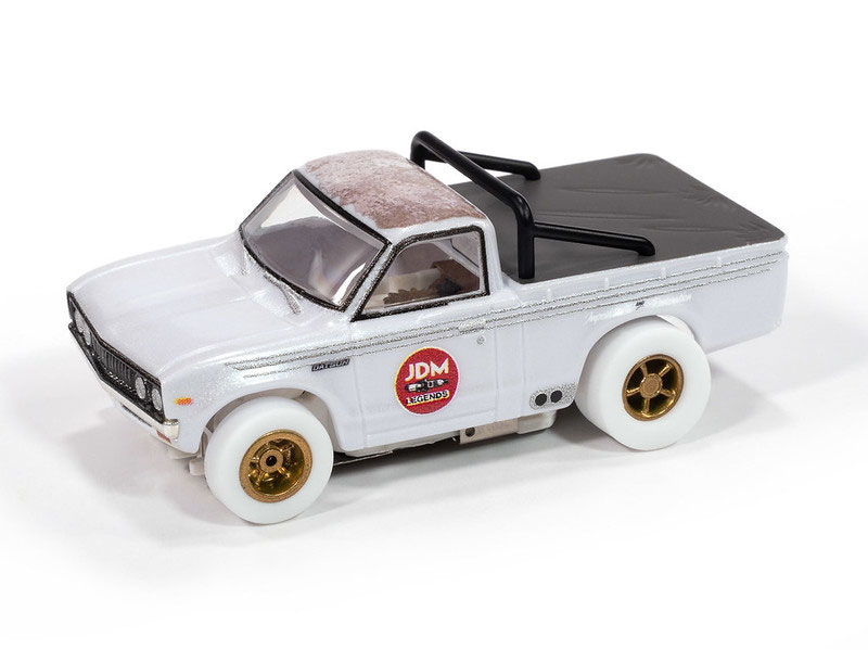 Auto World iWHEELS 1972 Datsun 620 Pickup Truck JDM Legends X-Traction HO Slot Car