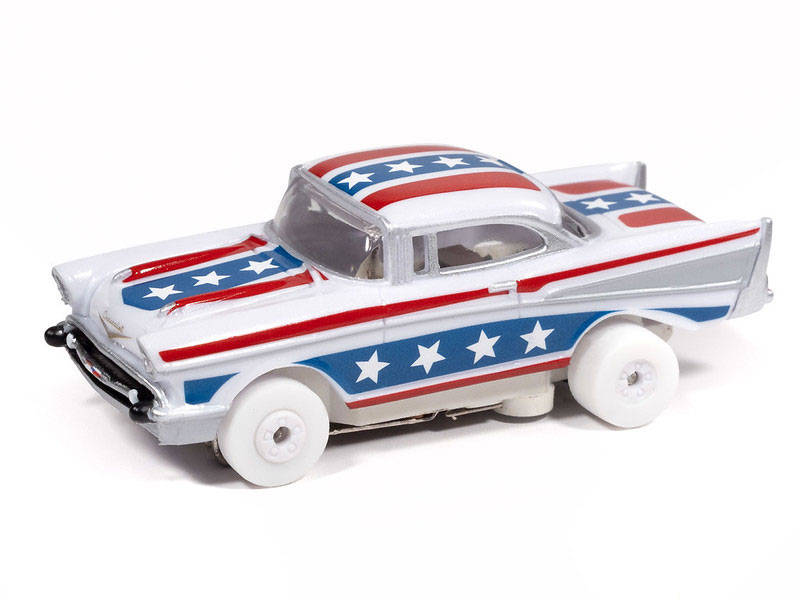 Auto World iWHEELS 1957 Chevy Bel Air (White, Red & Blue) Thunderjet HO Slot Car