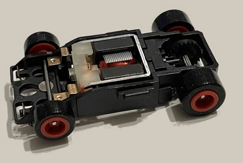 Bulldog HO Racing Turbo HO Slot Car Chassis with Red Wheels