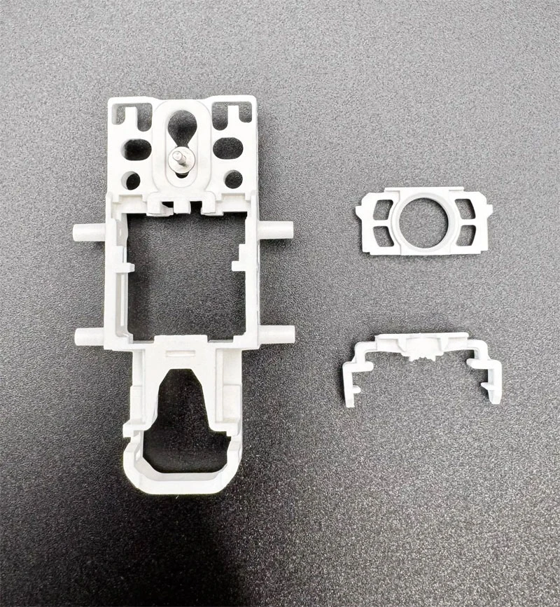 Viper Scale Racing V3 White Medium Chassis w/ Guide Pin