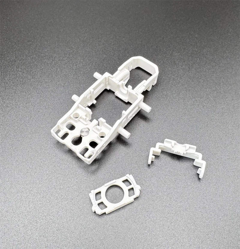Viper Scale Racing V3 White Medium Chassis w/ Guide Pin