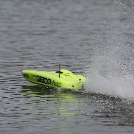 Pro Boat Miss Geico 29-inch Catamaran V3 Brushless RTR Boat