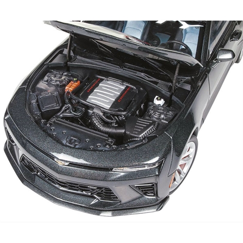 Auto World 1:18 Diecast 2017 Chevrolet Camaro 50th