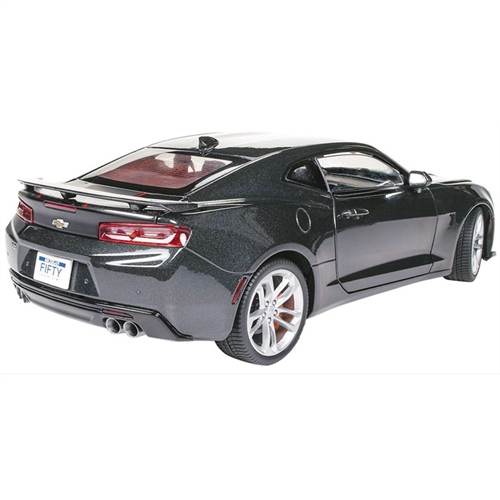 Auto World 1:18 Diecast 2017 Chevrolet Camaro SS - 50th Anniversary Edition