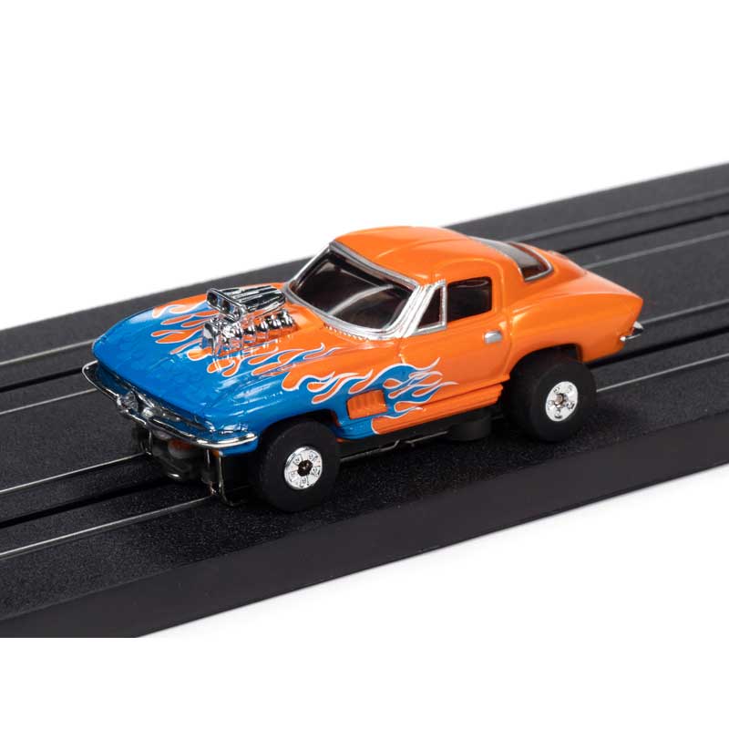 Auto World Thunderjet Flames R29 1967 Chevrolet Corvette with Blower HO Slot Car (SC353)
