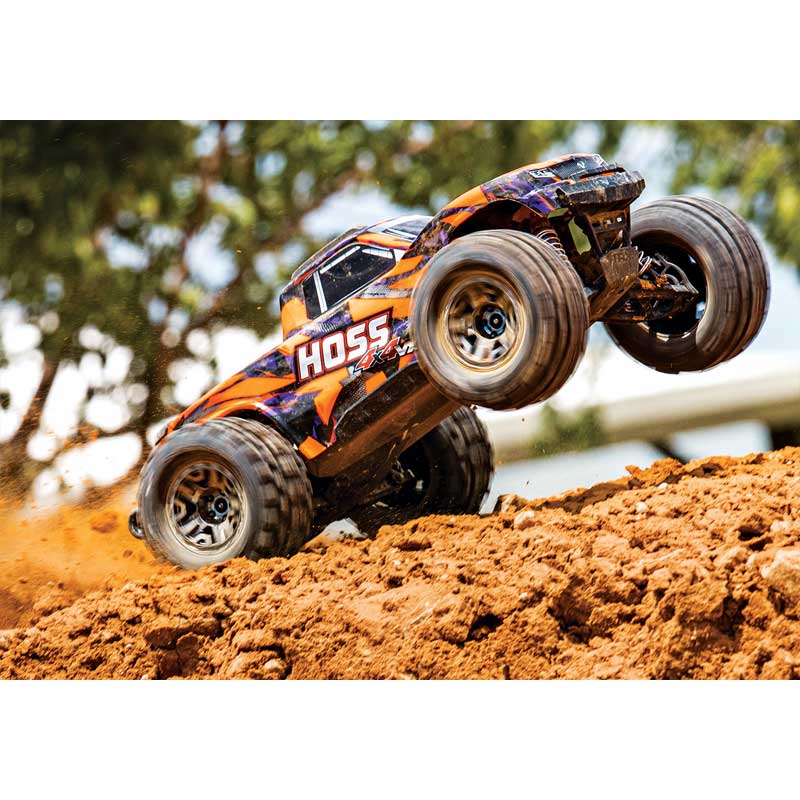 Traxxas Hoss 4x4 VXL Brushless Monster Truck Jumping (90076-4)