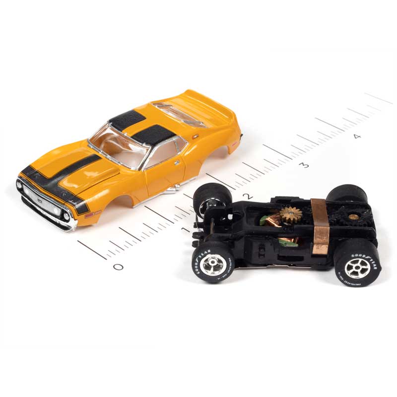 Auto World 1971 AMC Javelin Mustard Xtraction R30 HO Slot Car