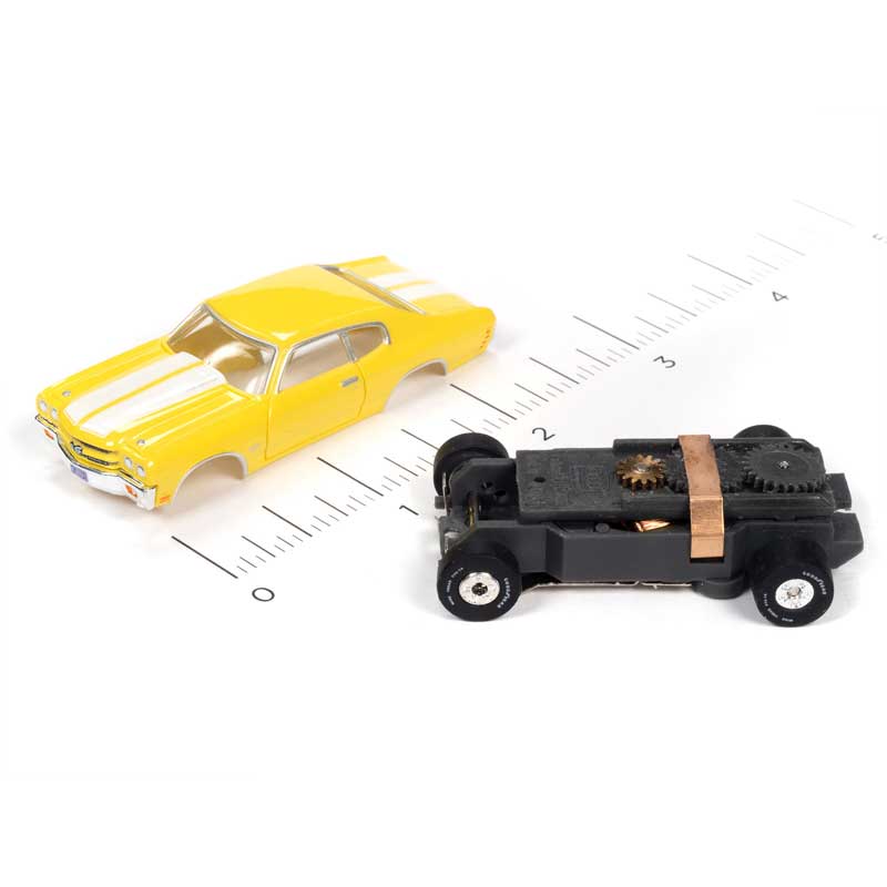 Auto World 1970 Chevy Chevelle SS Yellow Thunderjet HO Slot Car (SC359-4)