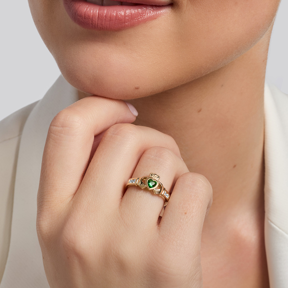 Solvar Emerald & Cz Gold Claddagh Ring | Kilkenny Design