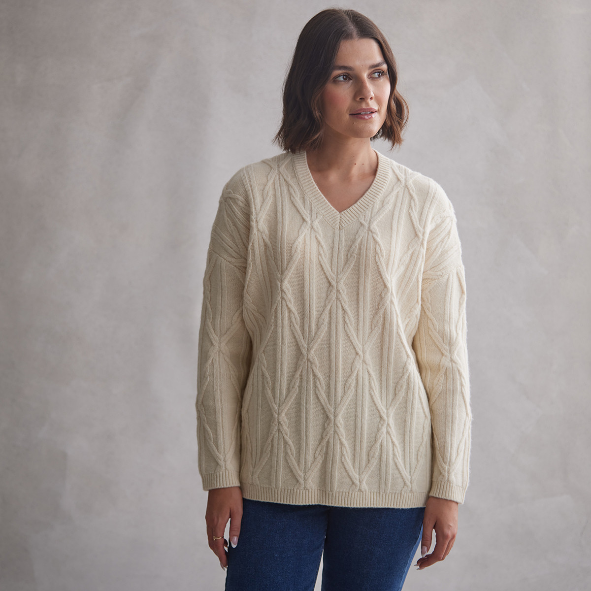 Jane Interlinking Diamond Boxy V-Neck Aran Sweater Kilkenny Design