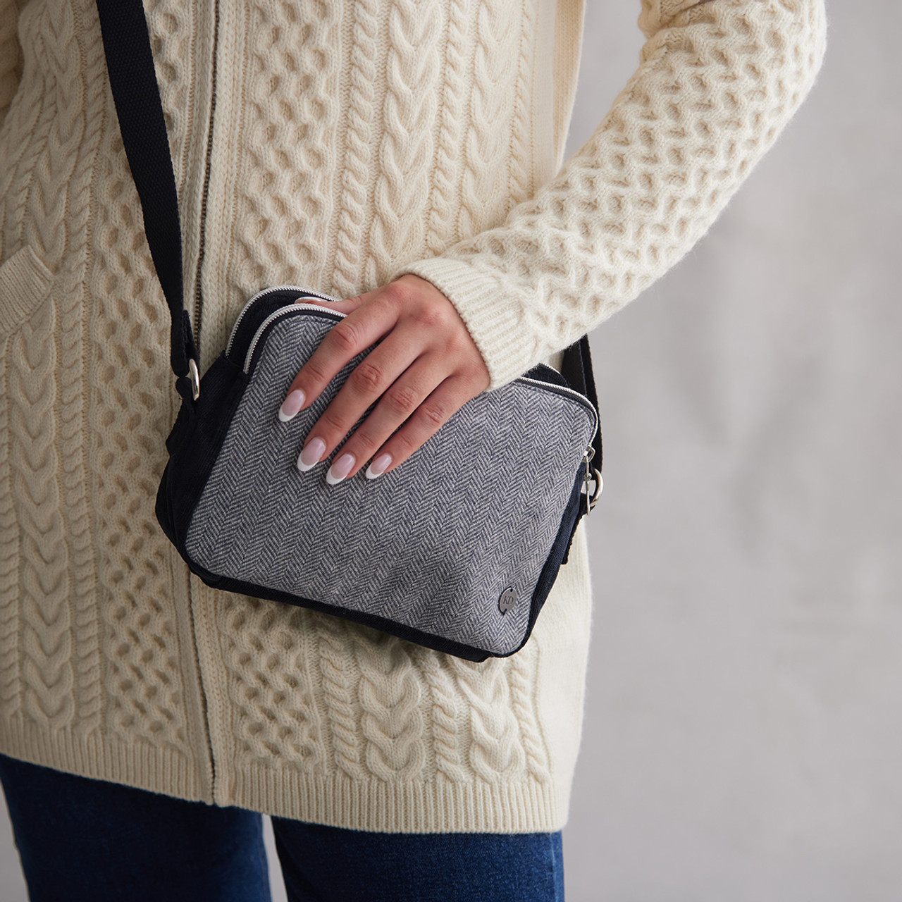 Neoprene Tote & Wristlet | Cathy Herringbone – QUEEN & GRACE