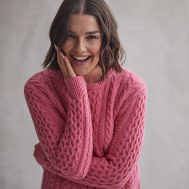 Jane Interlinking Diamond Boxy V-Neck Aran Sweater | Kilkenny Design