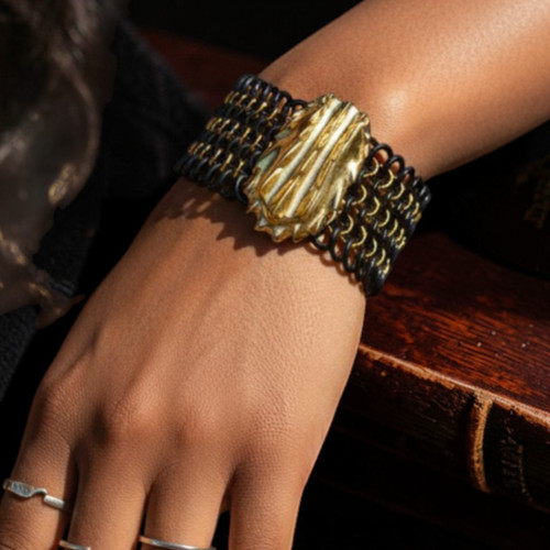 Mesh Bracelet with Medium Turtle Plate