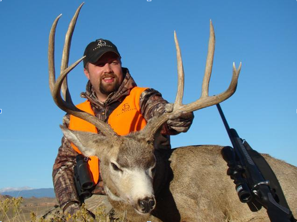 Colorado deer hunts on private land.