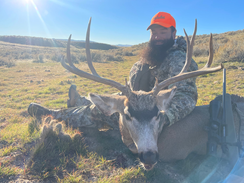 Trophy WY deer hunting.