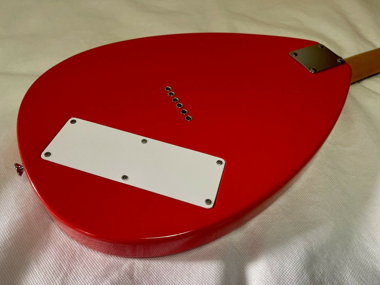 VOX APACHE-1 Early Model Teardrop Type Travel Guitar Salmon Red