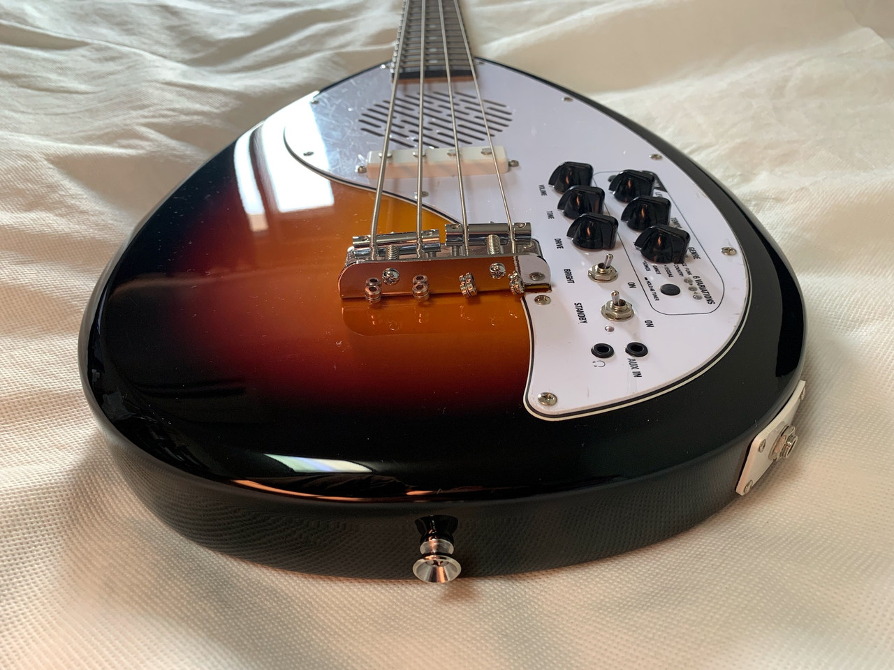 Excellent! VOX APACHE-1B Tear Drop Electric Travel Bass Speaker Built-in 3TS