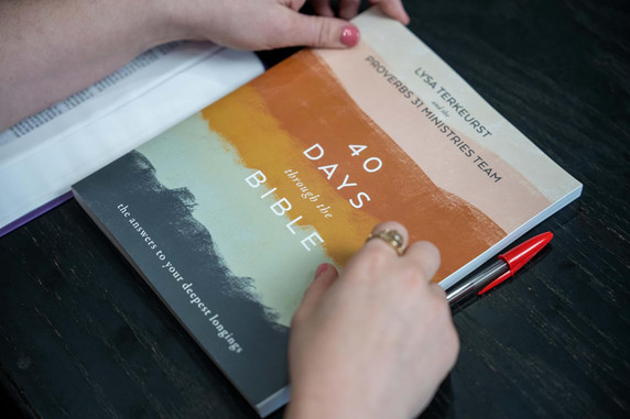 40 Days Through the Bible: The Answers to Your Deepest Longings 40 Days Through the Bible: The Answers to Your Deepest Longings