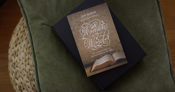 Women of the Word: How to Study the Bible with Both Our Hearts and Our Minds Women of the Word: How to Study the Bible with Both Our Hearts and Our Minds
