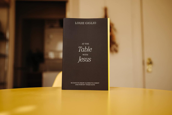 At the Table with Jesus: 66 Days to Draw Closer to Christ and Fortify Your Faith At the Table with Jesus: 66 Days to Draw Closer to Christ and Fortify Your Faith