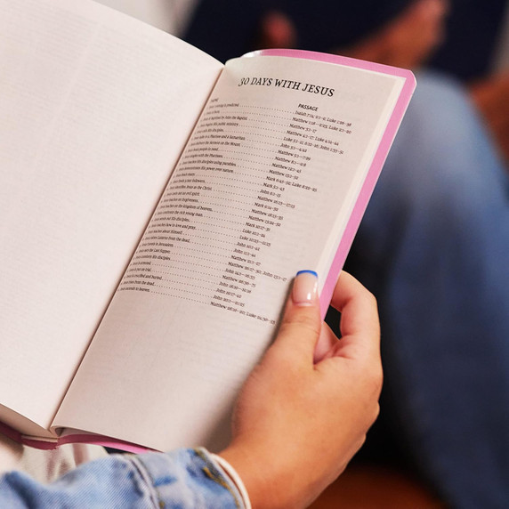 NKJV, Gift and Award Bible Inside Look