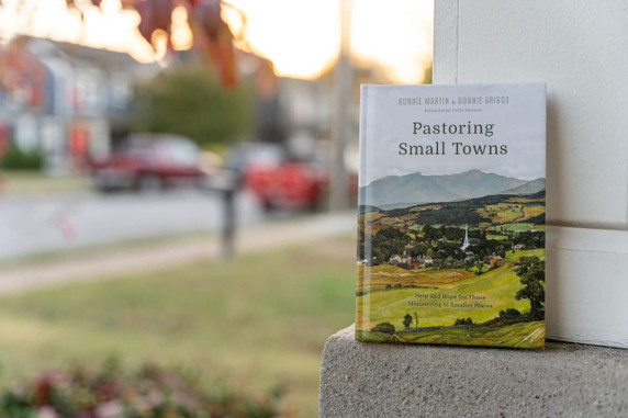 Pastoring Small Towns: Help and Hope for Those Ministering in Smaller Places Pastoring Small Towns: Help and Hope for Those Ministering in Smaller Places