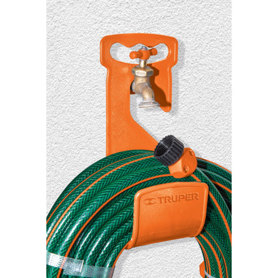 Gancho plástico naranja para manguera de jardín