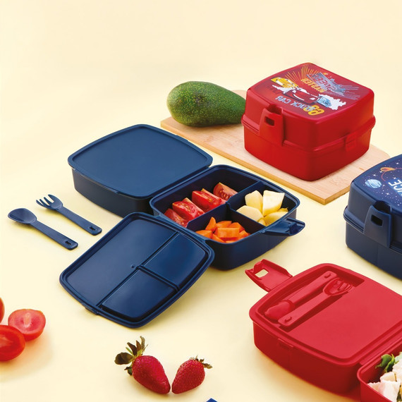 Lonchera Plástica con cubiertos