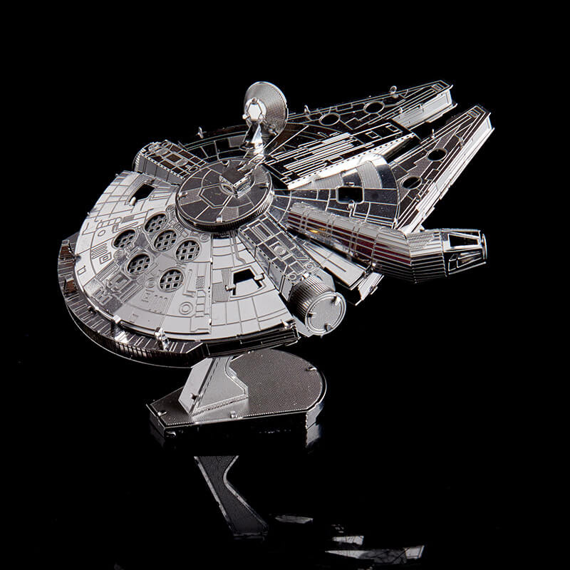 Metal Earth Star Wars Millennium Falcon 3D Model Kit