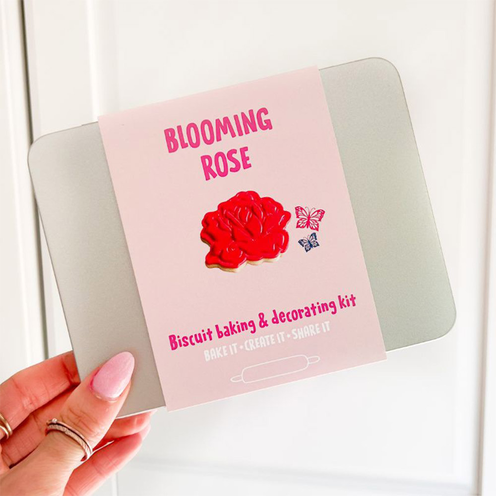 Blooming Rose Biscuit Baking and Decorating Kit