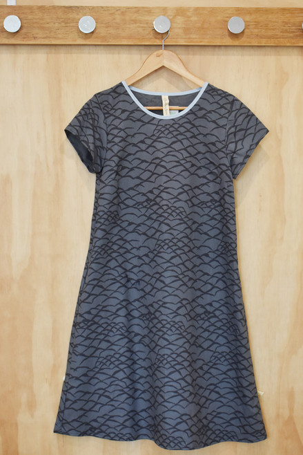 Olivette dress |  Linear charcoal