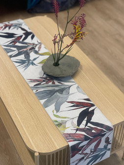 TABLE RUNNER - Cordyline