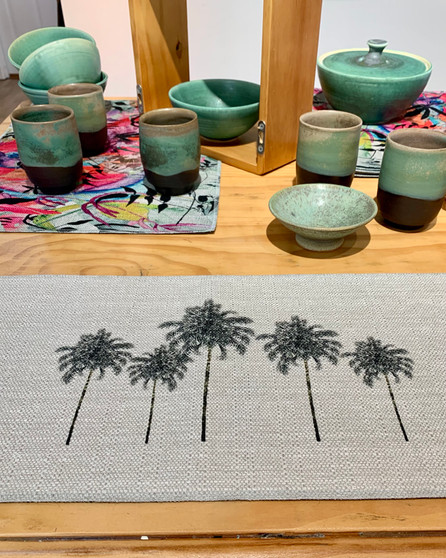 TABLE RUNNER - PALM GROVE