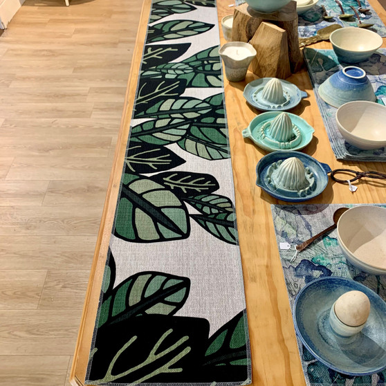 TABLE RUNNER - MANGROVE