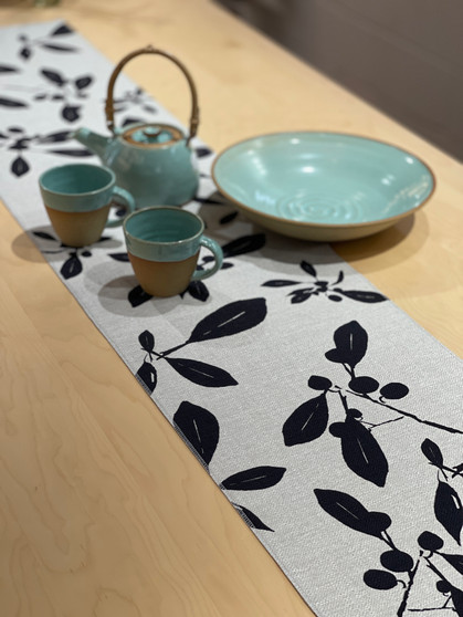 TABLE RUNNER - Quandong