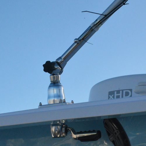 TACO Marine Grand Slam 2801 Outrigger Top Mounts, For 1-1/2 in Outriggers, 30° Offset Handle, 12 Locking Positions