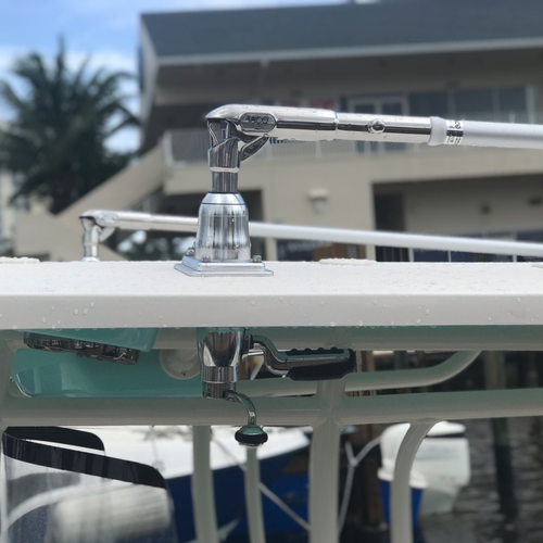 TACO Marine Grand Slam 390 Outrigger Mount, For 1-1/2 in Outriggers, Offset Handle, SS316L
