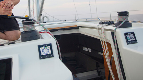 B&G Triton 2 Speed/Depth/Wind System Pack, WS310 Wired Wind Sensor, DST810 Depth/Speed/Temp Transducer, NMEA 2000 Starter Kit, 4.1in Color Display, 20m Mast Cable - Apollo Lighting