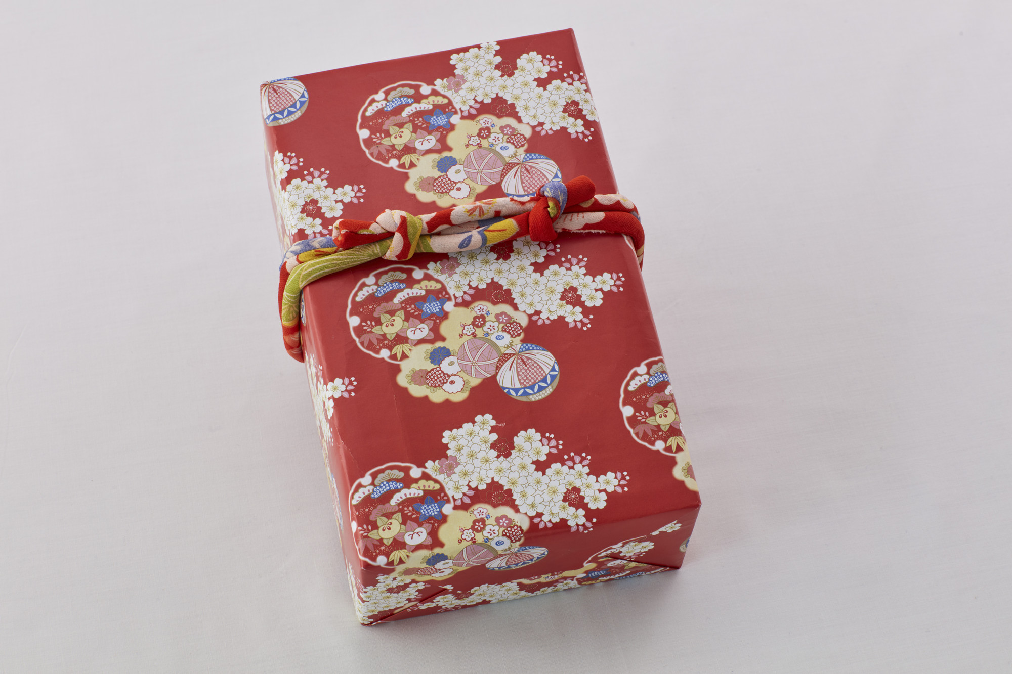 Japanese Washi Gift Wrapping Papers - 12 Sheets (9780804852333)