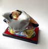 Kutani yaki ware Japanese lucky cat Ojigi Neko Fukusuke Mori w/Mat