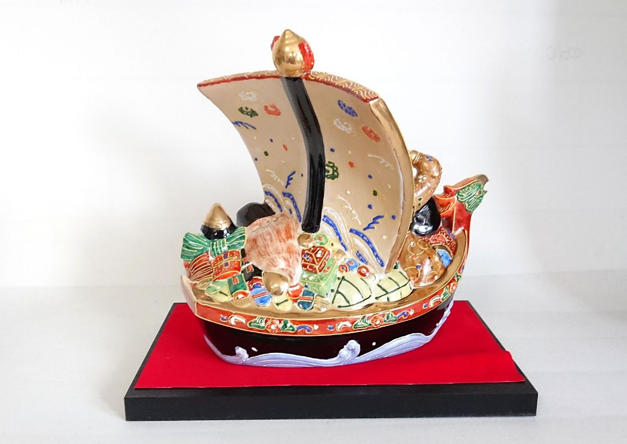 Kutani porcelain Shichifukujin Japanese doll Seven Deities of Good