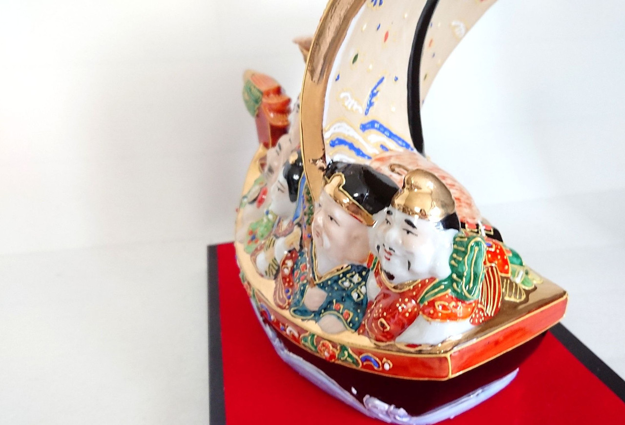 Kutani porcelain Shichifukujin Japanese doll Seven Deities of Good