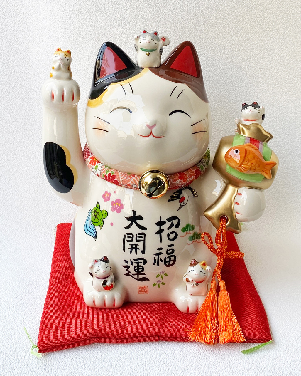 MANEKINEKO japanese porcelain lucky cat Excellent luck yakishikiln