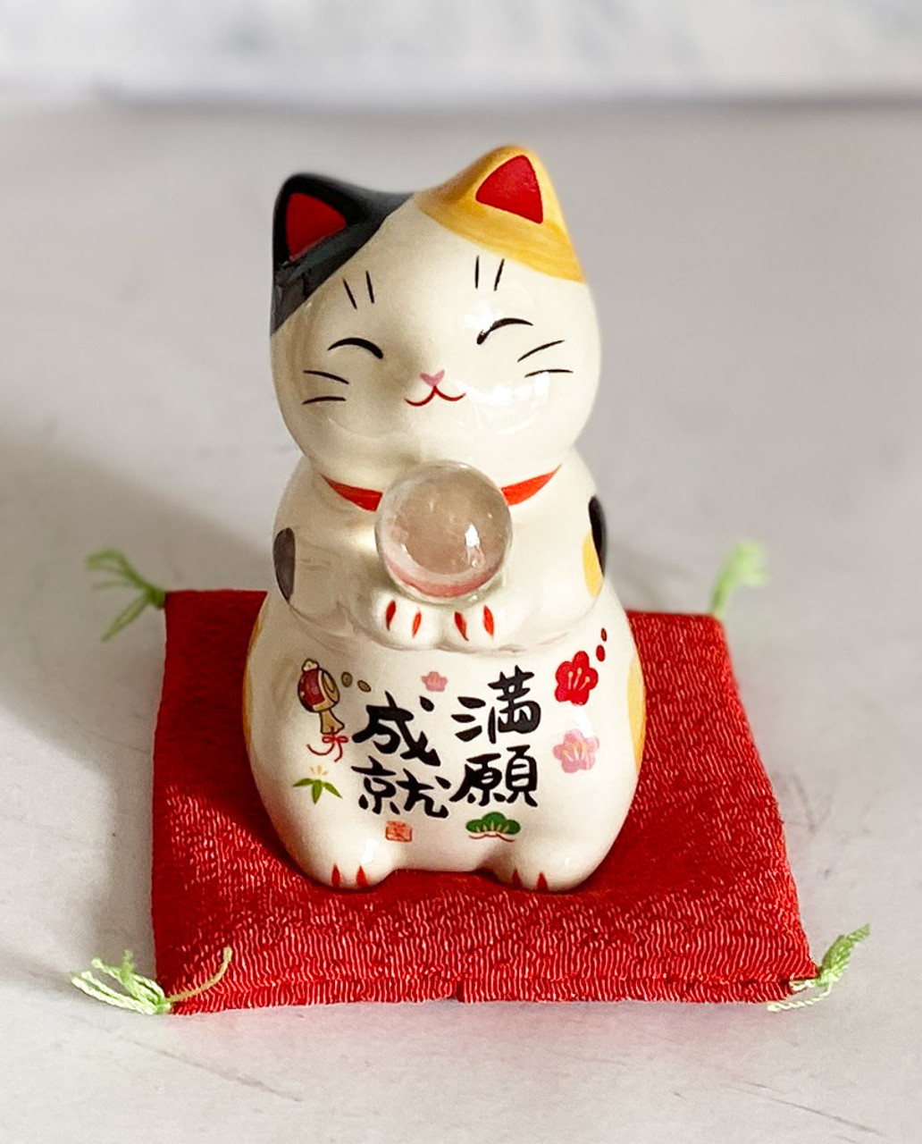 japanese maneki neko lucky cat