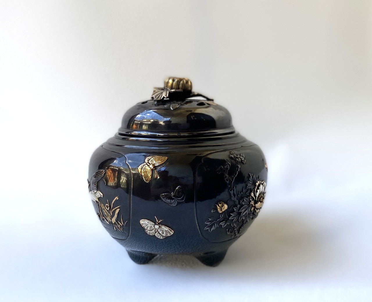 Koro Japanese Bronze Incense burner Takaoka chrysanthemum Kiku