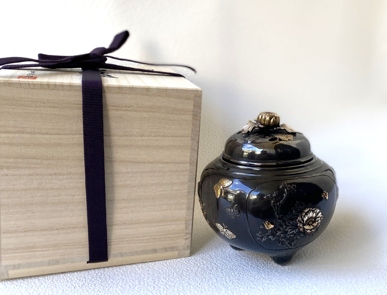 Koro Japanese Bronze Incense burner Takaoka chrysanthemum Kiku