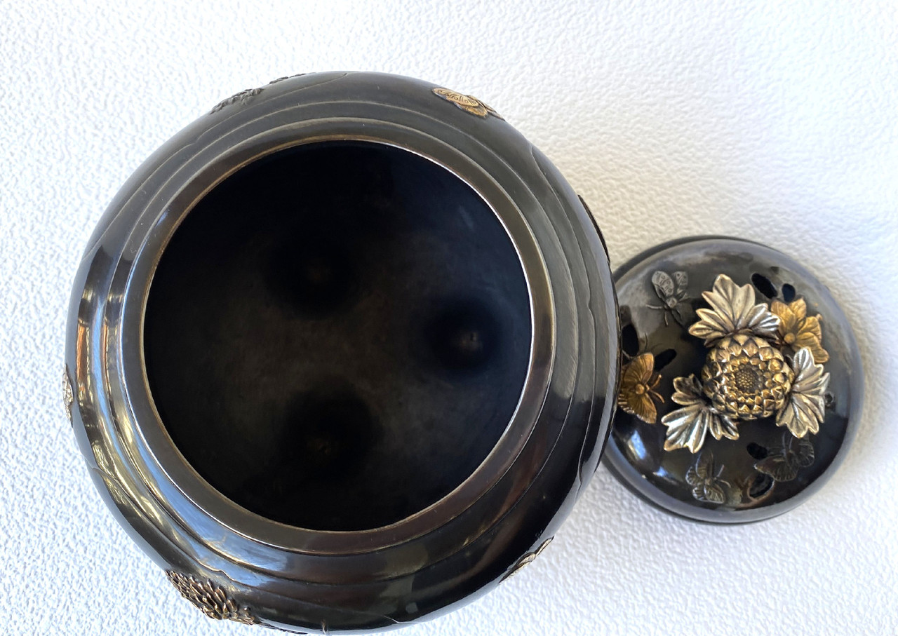 Koro Japanese Bronze Incense burner Takaoka chrysanthemum Kiku