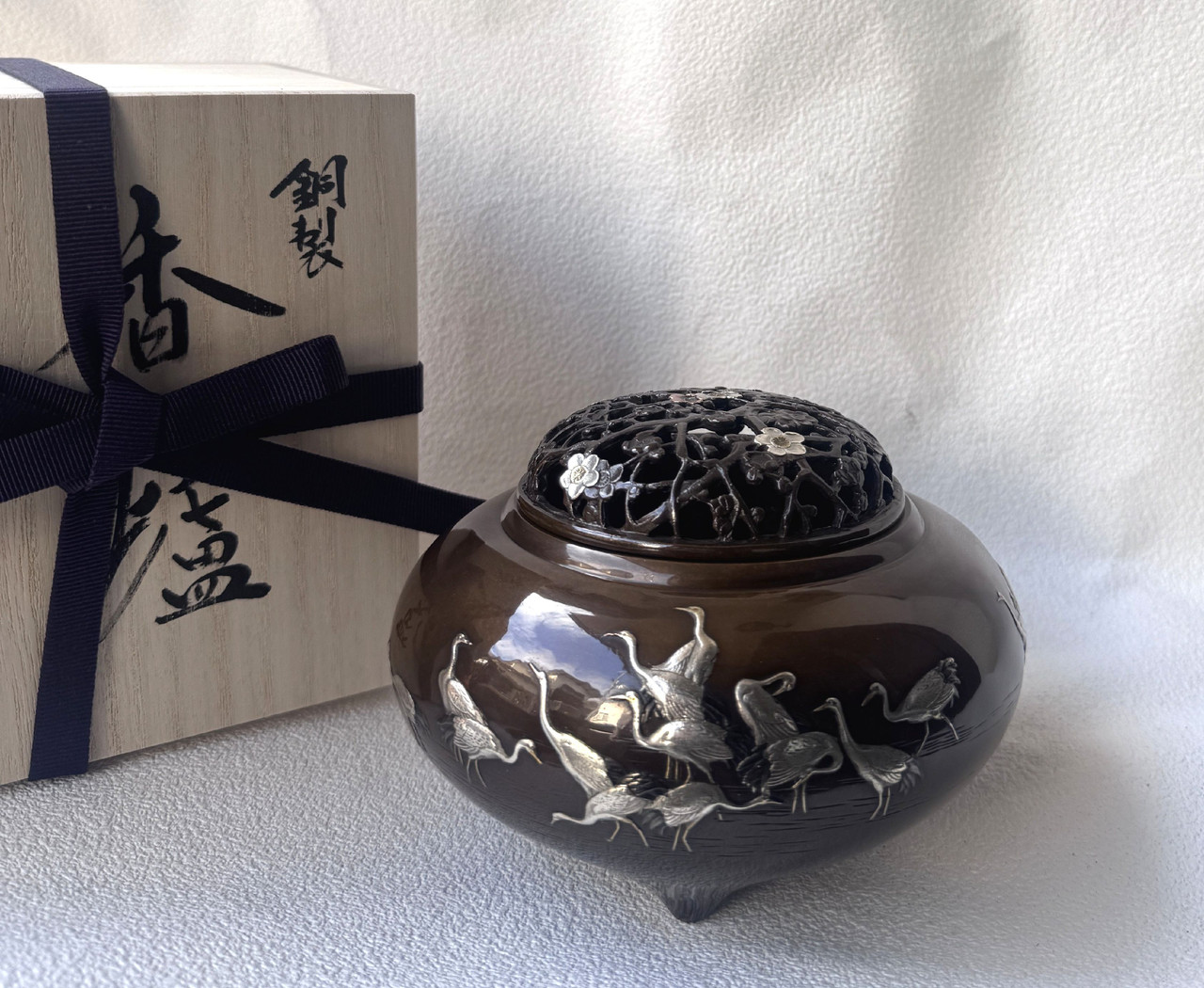Koro Japanese Bronze Incense burner Takaoka Senba duru Crane motif